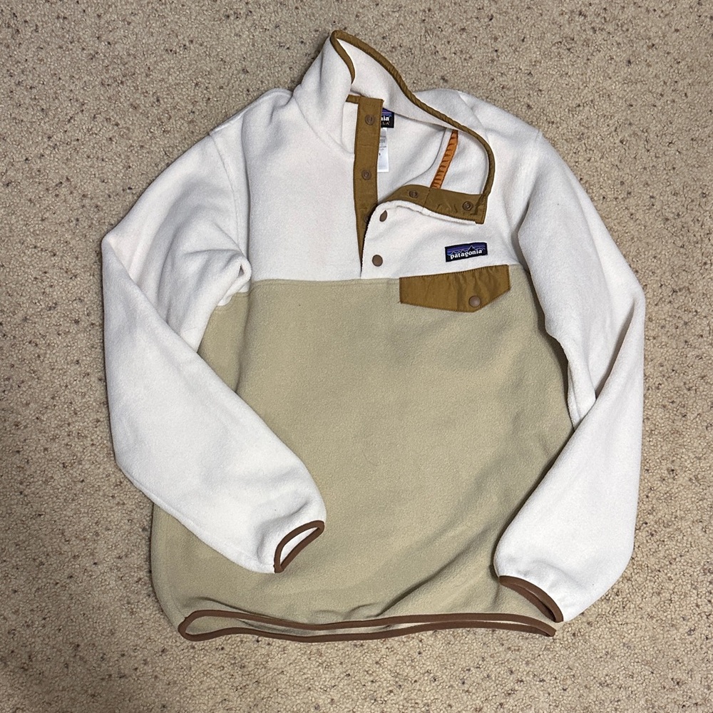 RARE Tan/Cream Patagonia fleece
